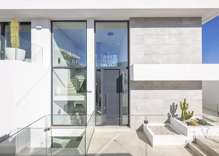 빌라 Luxury Five Bedroom With Sea View 에스테포나