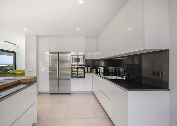 Luxury Five Bedroom With Sea View 빌라 에스테포나