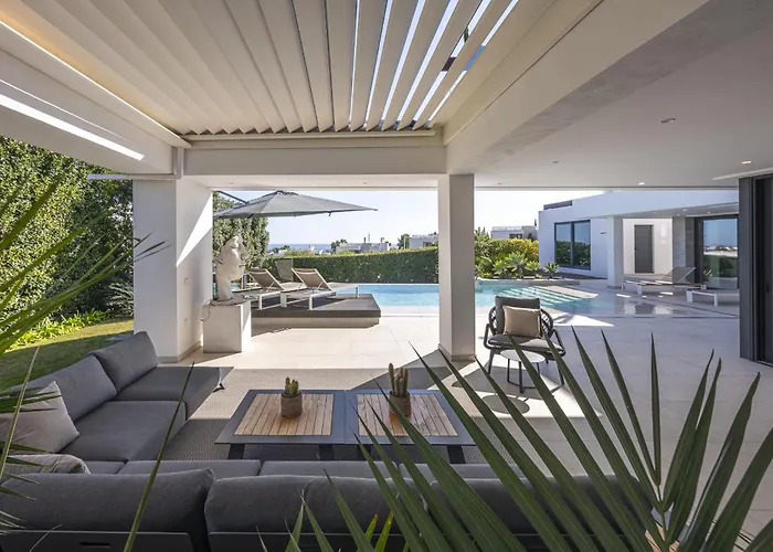 Luxury Five Bedroom With Sea View Villa