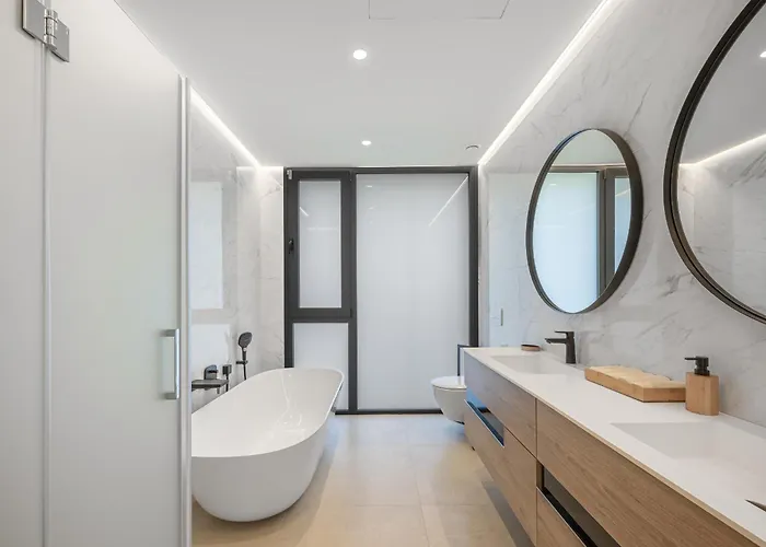 Luxury Five Bedroom With Sea View 빌라