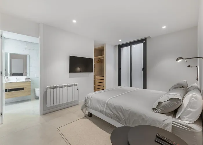 Villa Luxury Five Bedroom With Sea View *