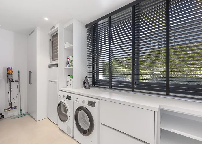 Luxury Five Bedroom With Sea View 빌라 에스테포나