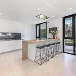 Luxury Five Bedroom With Sea View *
