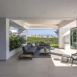 Luxury Five Bedroom With Sea View