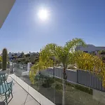 Luxury Five Bedroom With Sea View *