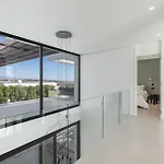 Luxury Five Bedroom With Sea View *