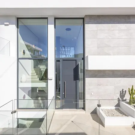 Vila Luxury Five Bedroom With Sea View Estepona