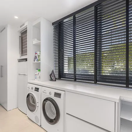 Luxury Five Bedroom With Sea View וילה אסטפונה