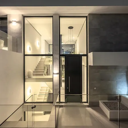 Luxury Five Bedroom With Sea View וילה אסטפונה