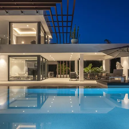 Luxury Five Bedroom With Sea View אסטפונה