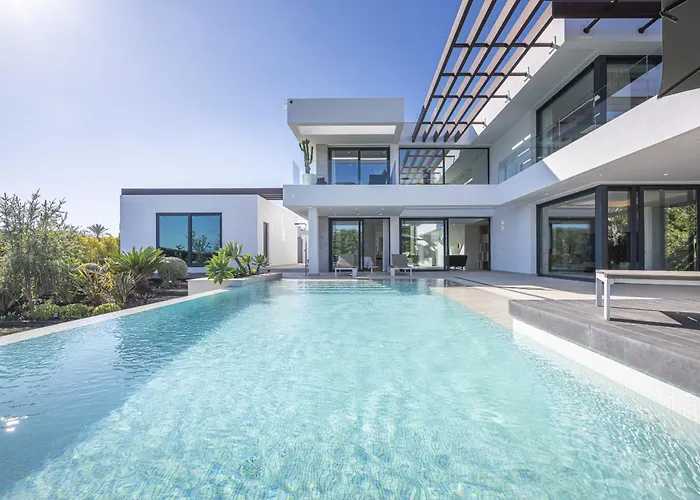 Luxury Five Bedroom With Sea View Villa Estepona