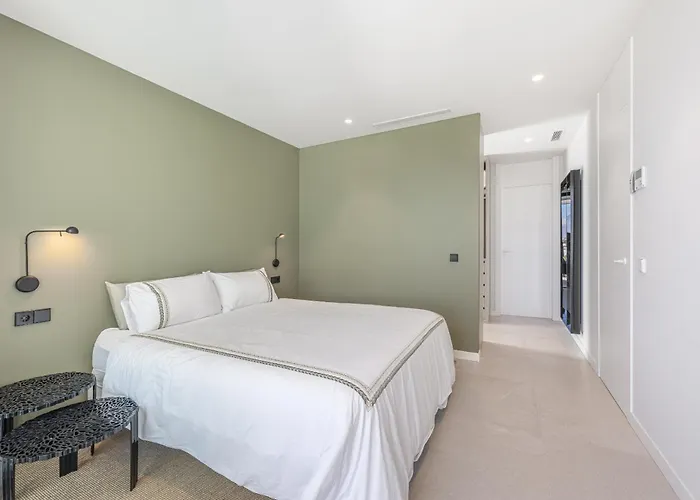 Villa Luxury Five Bedroom With Sea View